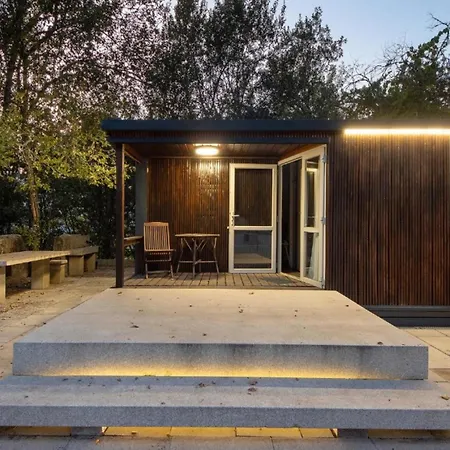 Nature Stone And فيلة *